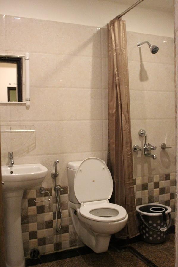 Venus Inn Bhubaneswar Buitenkant foto