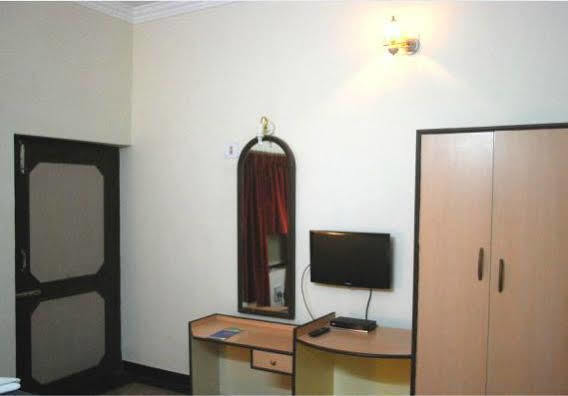 Venus Inn Bhubaneswar Buitenkant foto